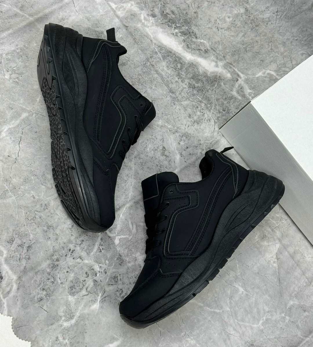 ,женские кроссовки,черные кроссовки,кроссовка,черные кроссовки женские