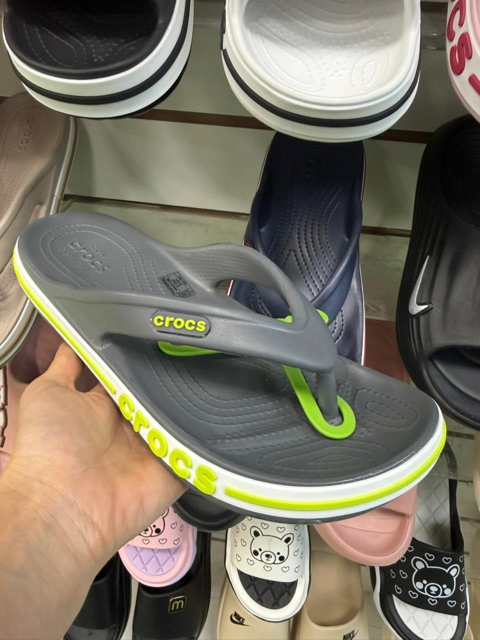 crocs bayaband flip,crocs шлепанцы,шлепанцы crocs bayaband,сланцы crocs,