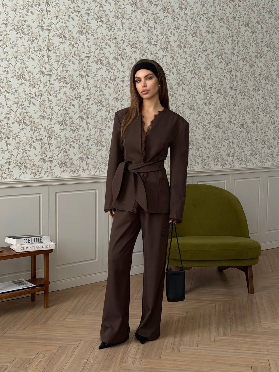 брючный костюм,брючный костюм amuar 1032 коричневый,женский брючный костюм,костюм коричневый,женский костюм