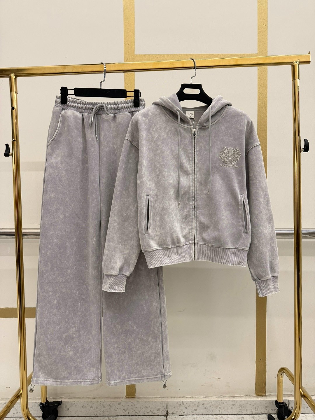 женский спортивный костюм из премиальной варенки,cпортивный костюм велюровый,велюровые костюмы,спортивный костюм,спортивный костюм женский теплый