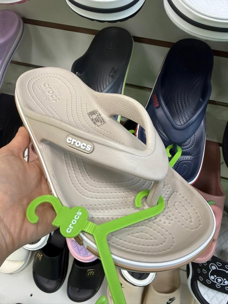 crocs bayaband flip,crocs шлепанцы,шлепанцы crocs bayaband,сланцы crocs,