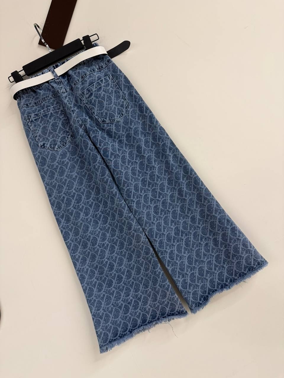 брюки джинсы,широкие джинсы,женские джинсы,модные брюки,брюки женские