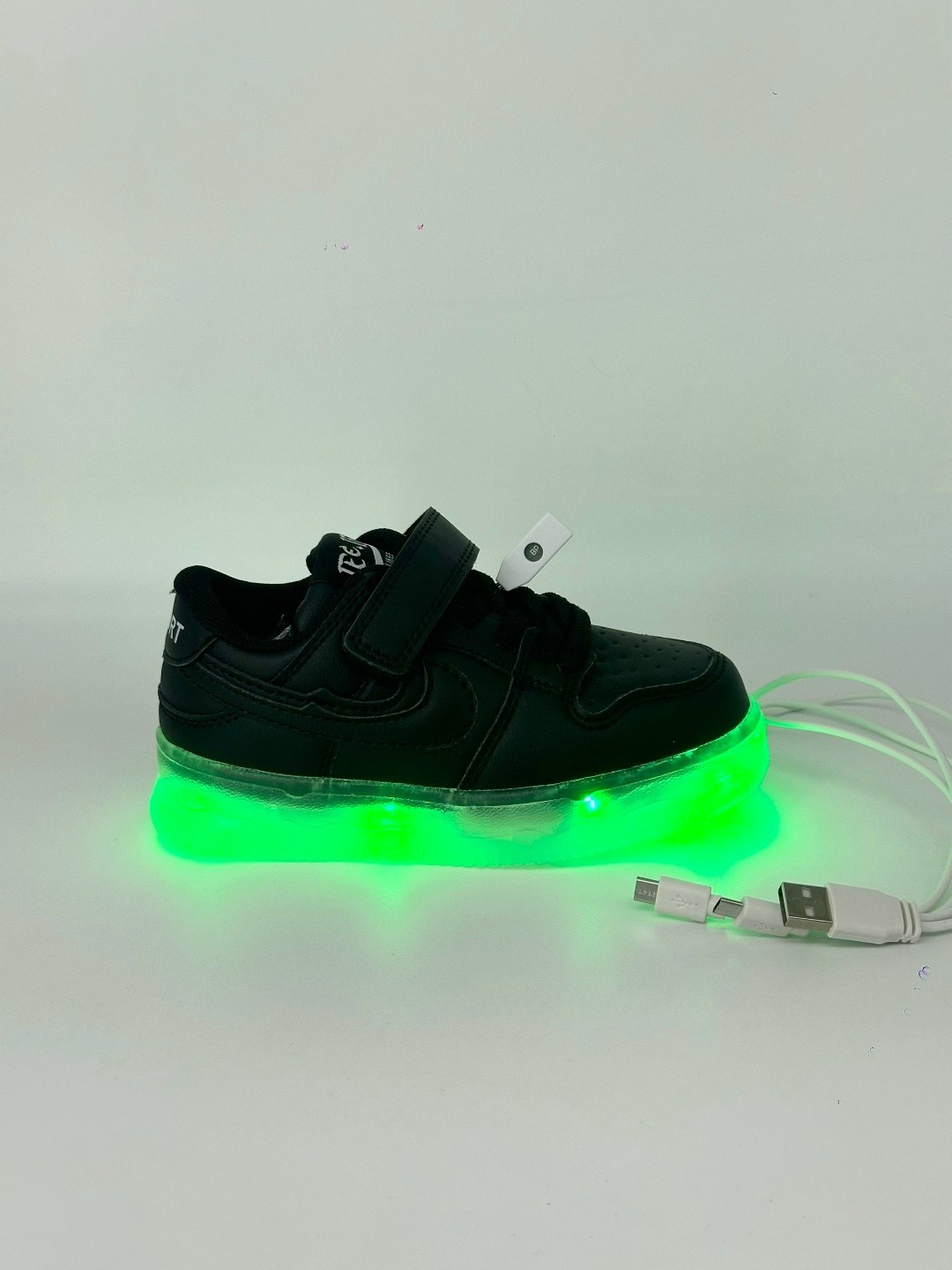 кроссовки со светящейся подошвой,детские кроссовки со светодиодной подсветкой,светодиодные кроссовки,светящиеся кроссовки,кроссовки с подсветкой