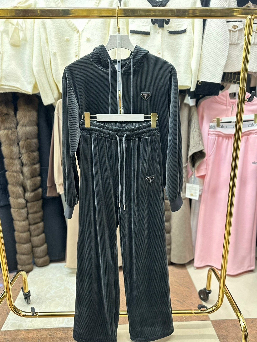 костюм спортивный велюровый,женский велюровый костюм,костюм велюровый,велюровый спортивный костюм женски,спортивный костюм женский велюровый