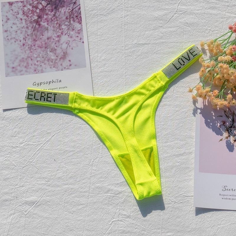 трусы стринги со стразами белые victoria's secret,трусы со стразами victorias secret стринги,трусы стринги бразильяна love со стразами eva lelari,женские трусики-стринги с надписью стразы,женские стри