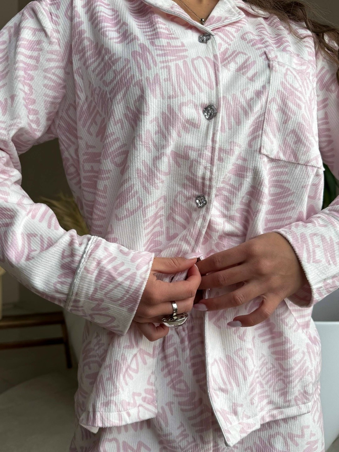 пижама женская,пижама женская комплект,пижама розовая,пижама женская шелковая,пижама женская шелковая со штанами и рубашкой amenue цвет бело-розовый