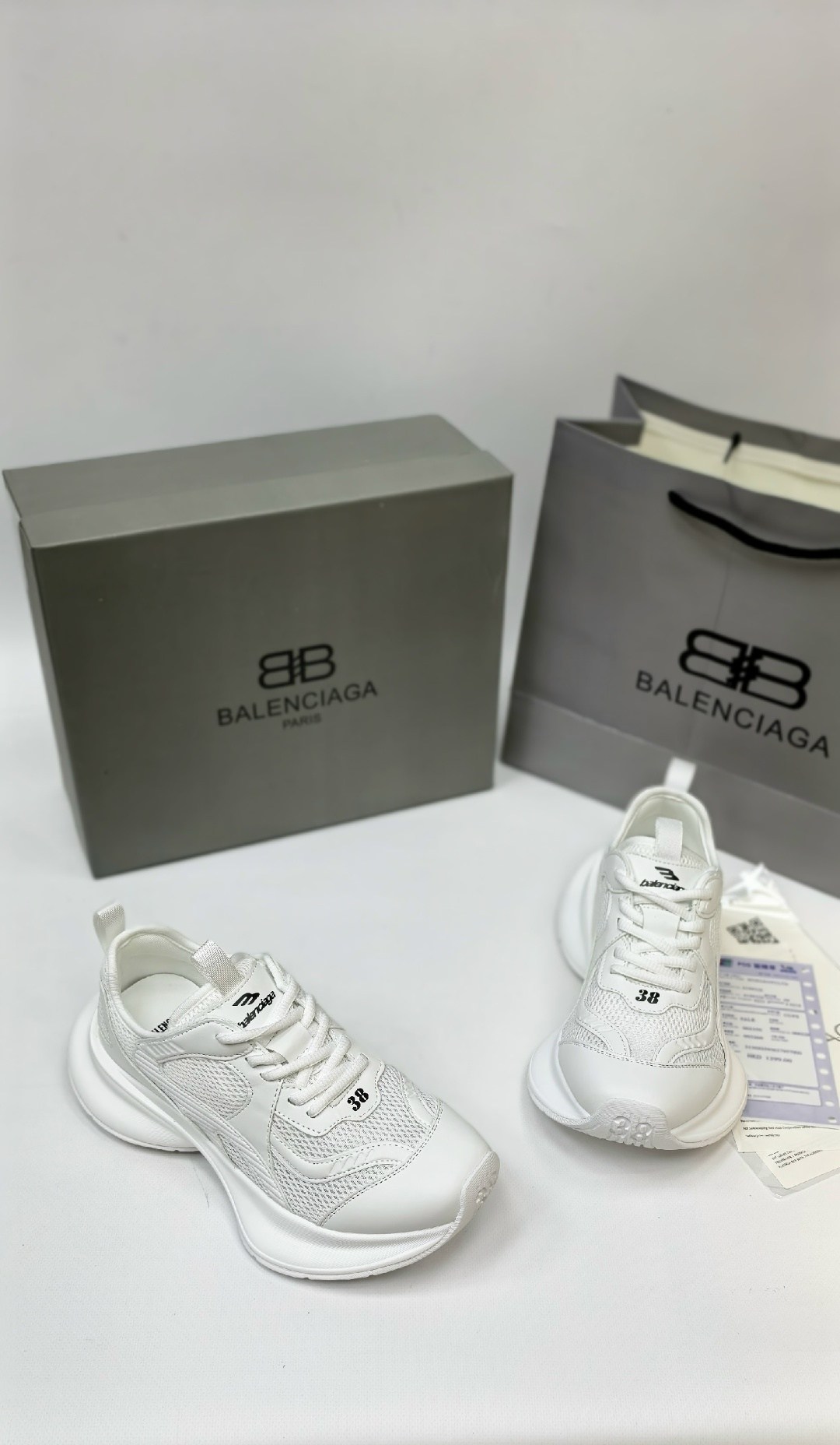 кроссовки женские balenciaga,кроссовки balenciaga,кроссовки баленсиага женские оригинал,кроссовки баленсиага женские,кроссовки balenciaga triple s