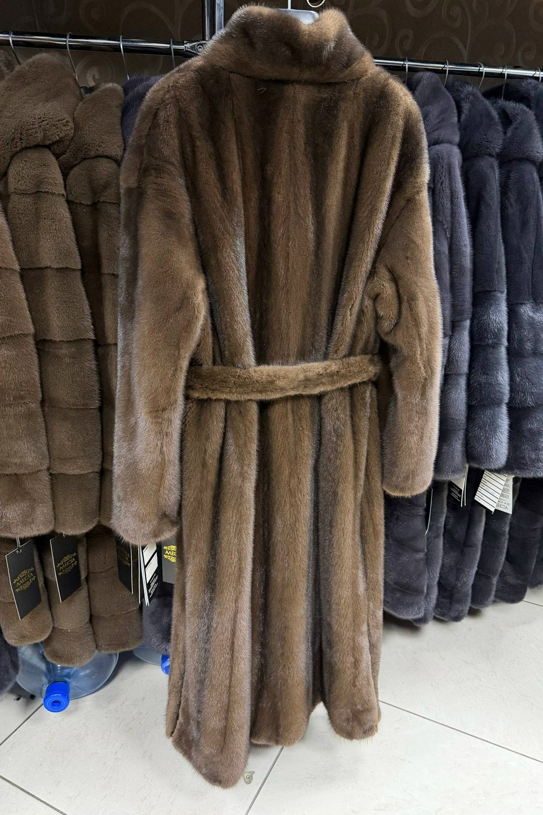норковая шуба nafa натурального коричневого цвета,норковая шуба,шуба норка,шуба норковая длинная lorafur,норковая шуба халат