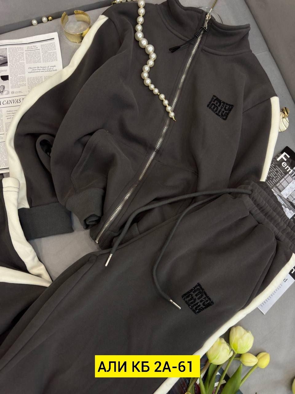 спортивный костюм из премиальной ткани,женский спортивный костюм из премиальной ткани,женский спортивный костюм,спортивный костюм,спортивные костюмы на флисе