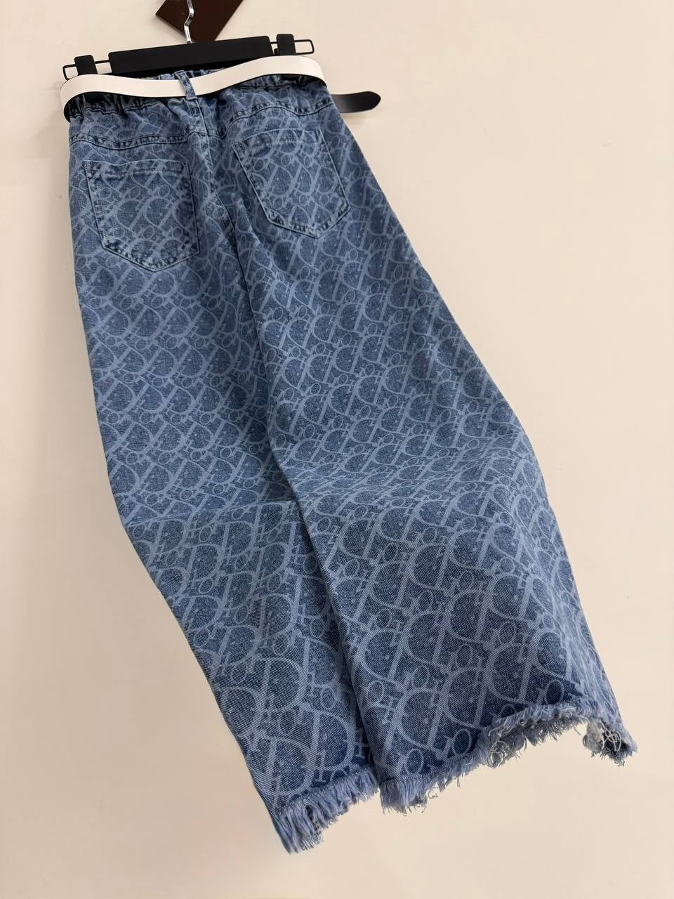 брюки джинсы,широкие джинсы,женские джинсы,модные брюки,брюки женские