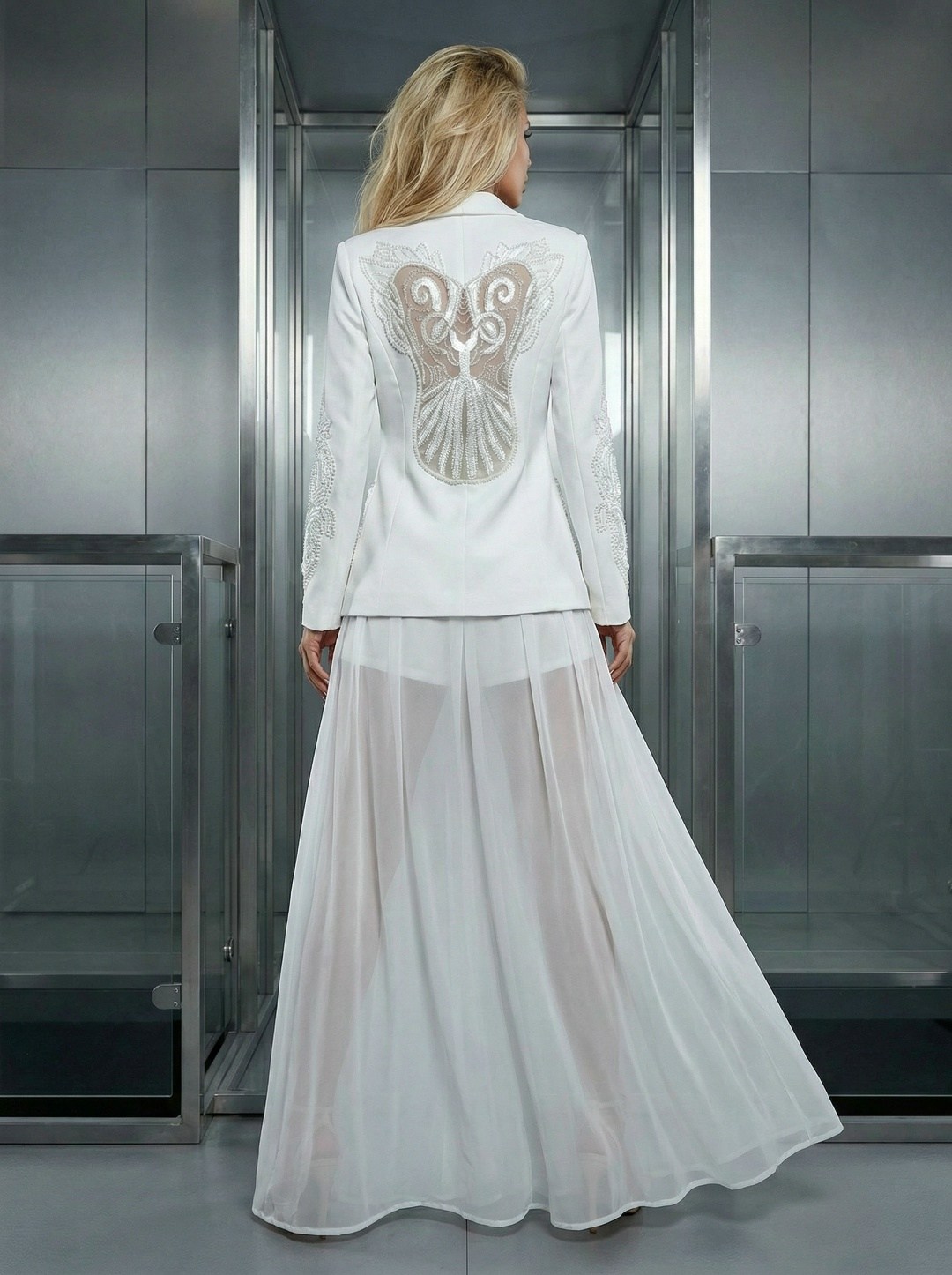 брючный костюм на свадьбу женский,женский белый брючный костюм на свадьбу,брючный свадебный костюм для невесты,невеста в брючном костюме,белый брючный костюм