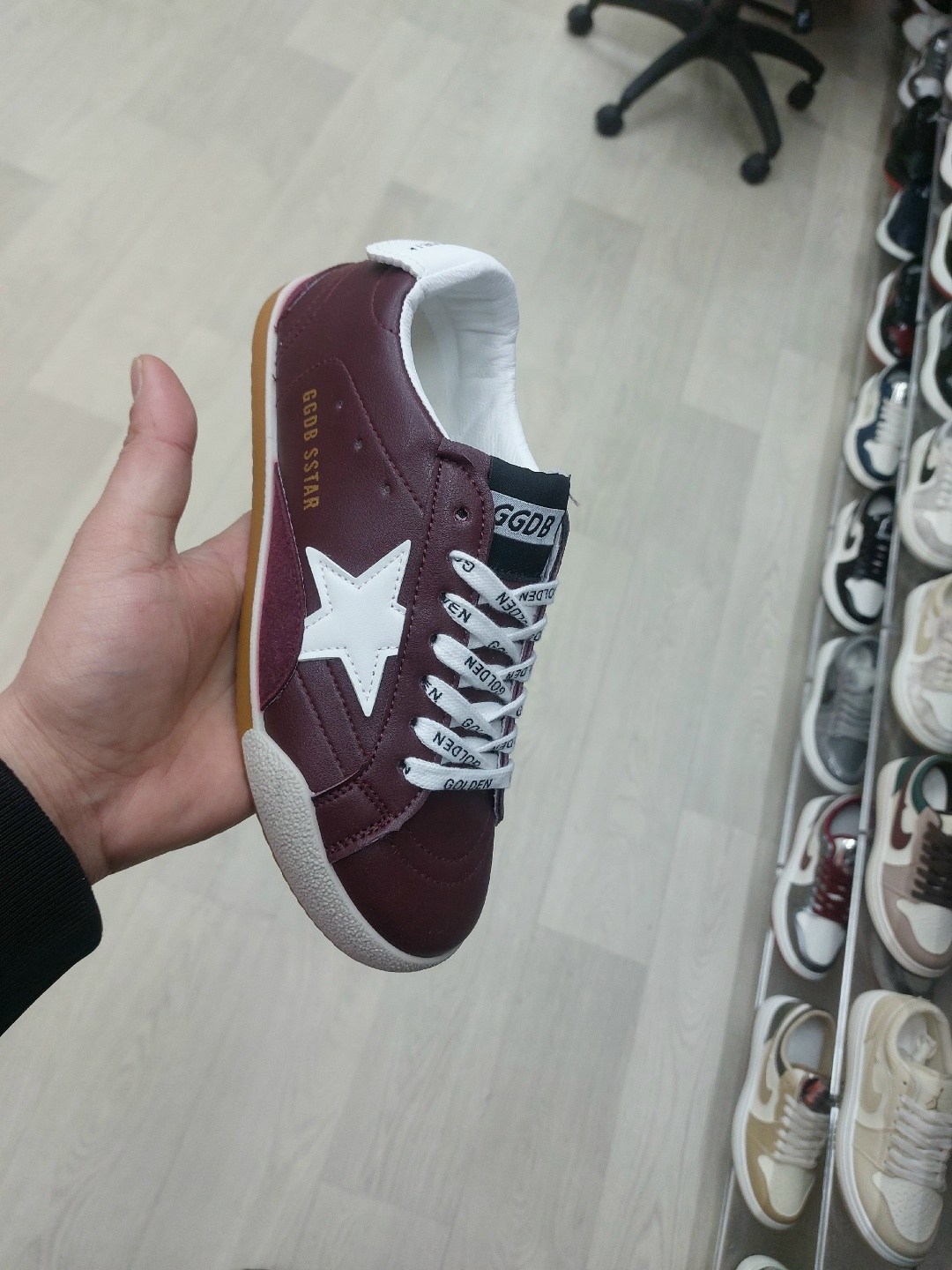 golden goose кеды baskets superstar с блестками серый,кеды зимние с натуральным мехом golden goose premium shoes,golden goose кроссовки,кеды golden goose superstar,кеды golden goose