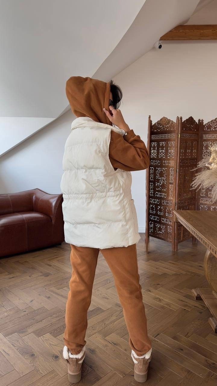 жилетка женская,стильная жилетка,теплый жилет,бежевая жилетка,жилетка