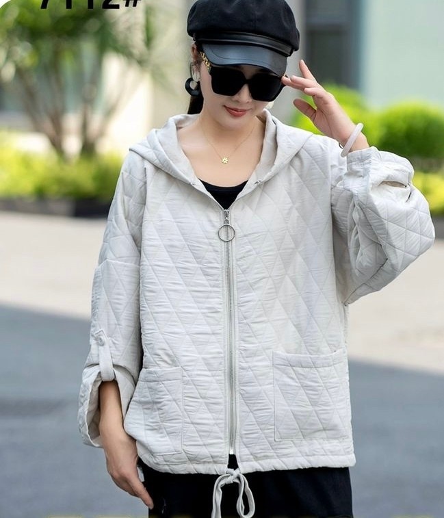 женская куртка,стеганая куртка оверсайз,оверсайз куртка,модная куртка,куртка с капюшоном