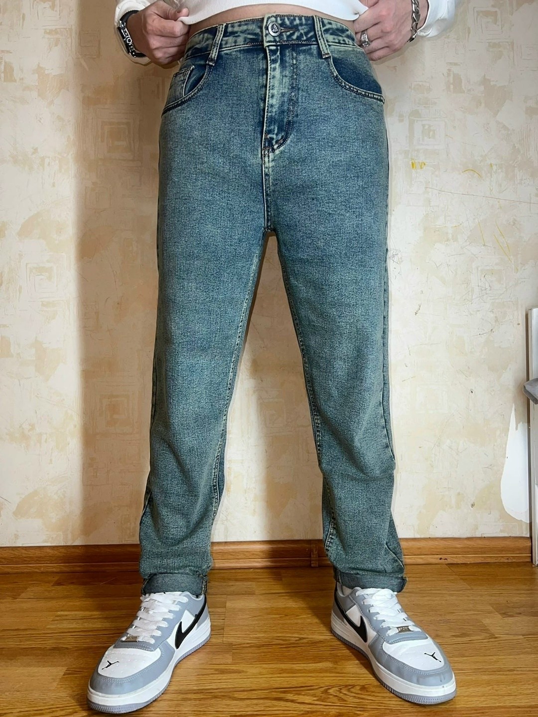 мужские джинсы бананы,мужские джинсы,модные мужские джинсы,джинсы мужские серые,мужские джинсы прямые