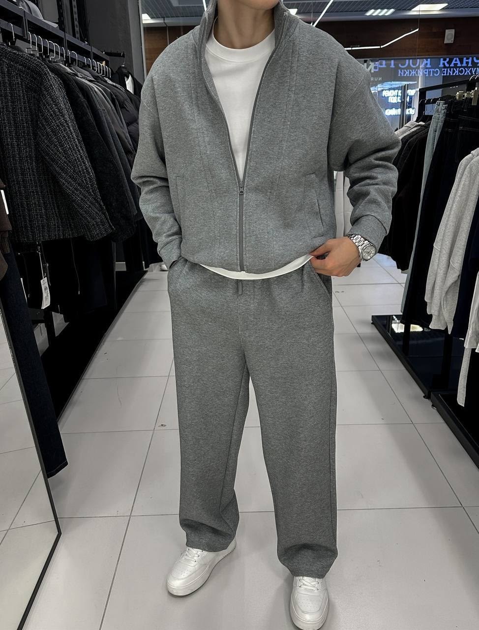 мужской спортивный костюм серого цвета,спортивный мужской костюм,мужская мода,костюм,спортивные брюки