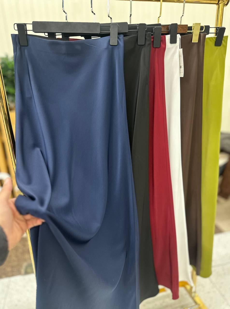 шелковая юбка,атласная юбка,шелковая юбка миди,кофта с юбкой,образы с атласной юбкой