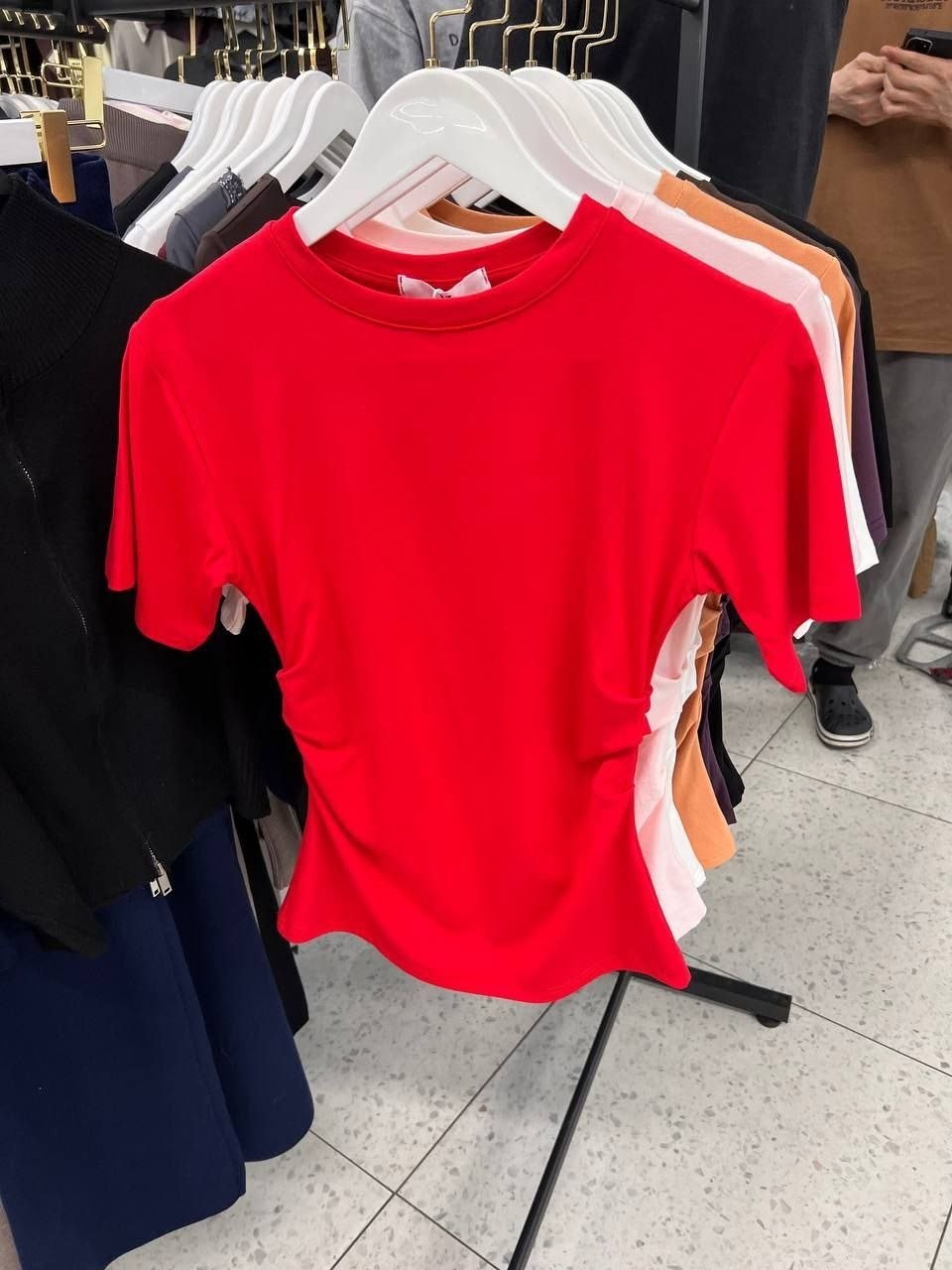 футболка женская,базовая футболка женская,футболки для женщин,футболки модные,футболки с коротким рукавом