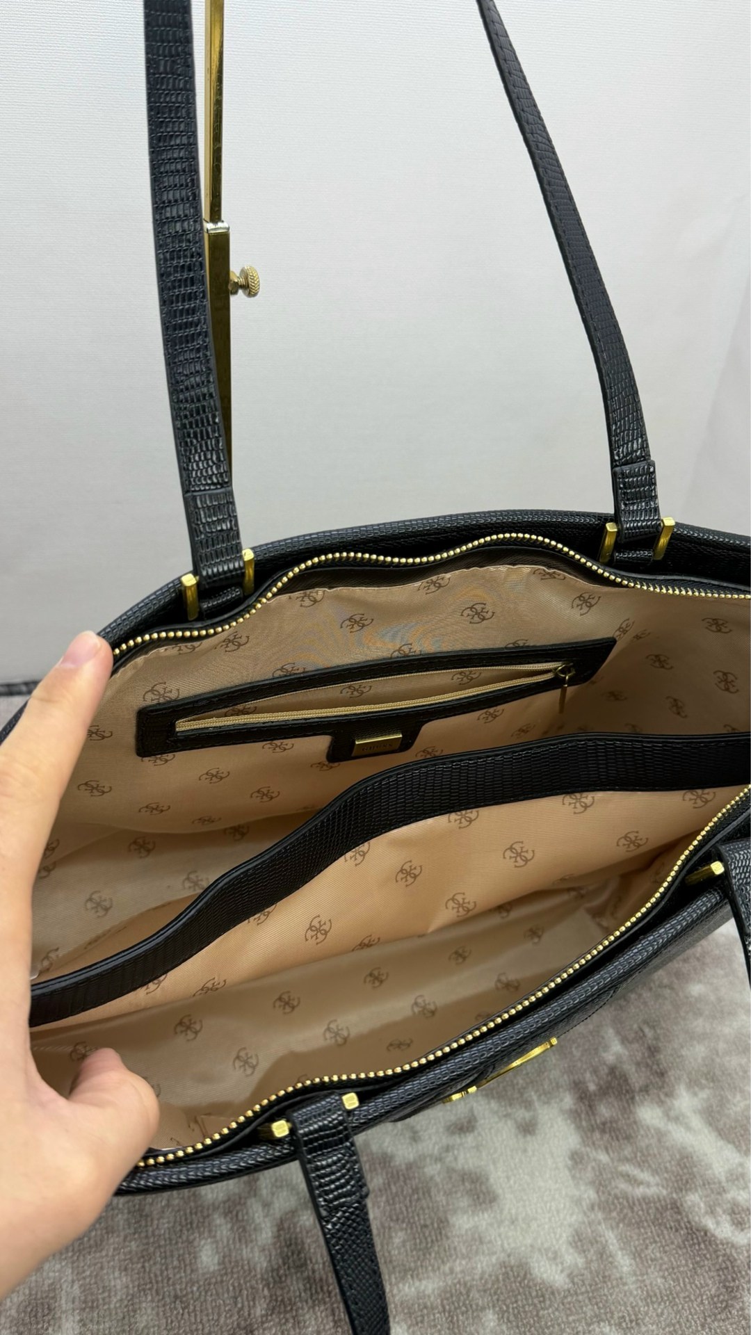 сумка guess,сумка шоппер guess,женская сумка guess,guess guess,guess сумка тоут