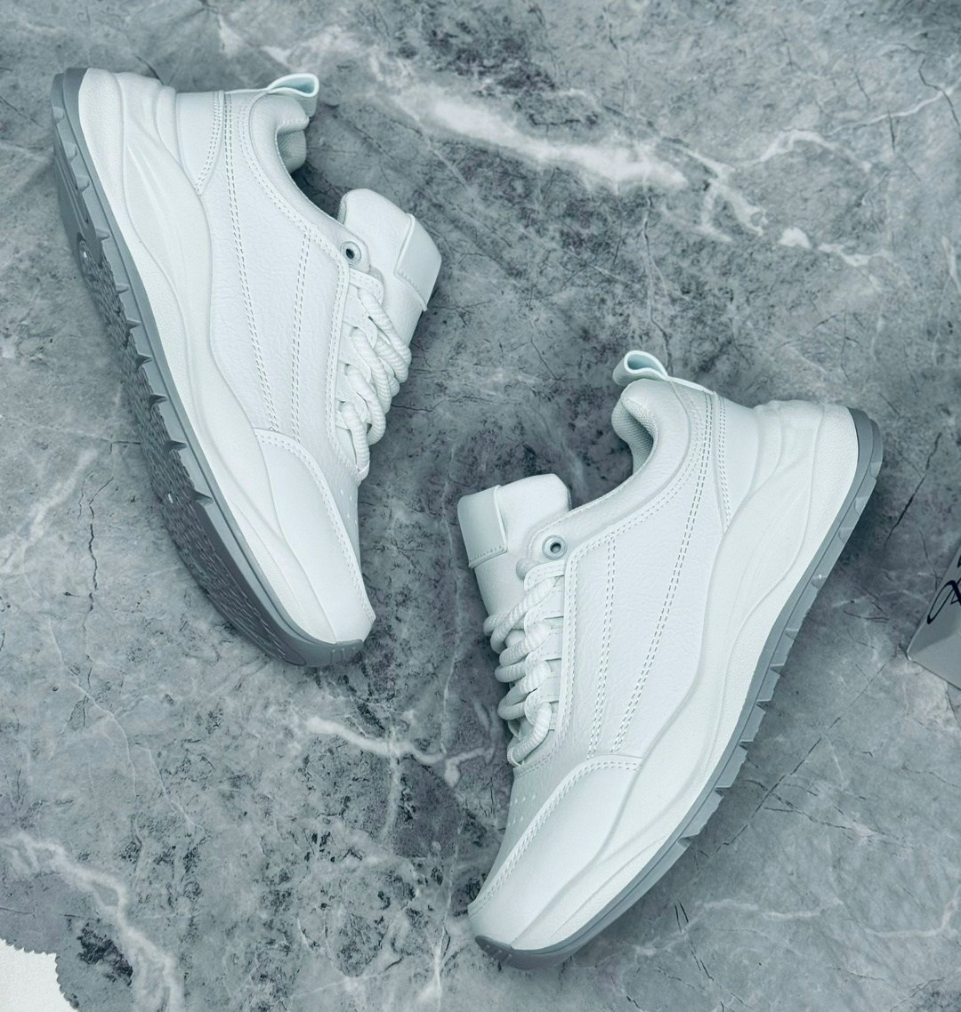 ,женские кроссовки,черные кроссовки,кроссовка,черные кроссовки женские