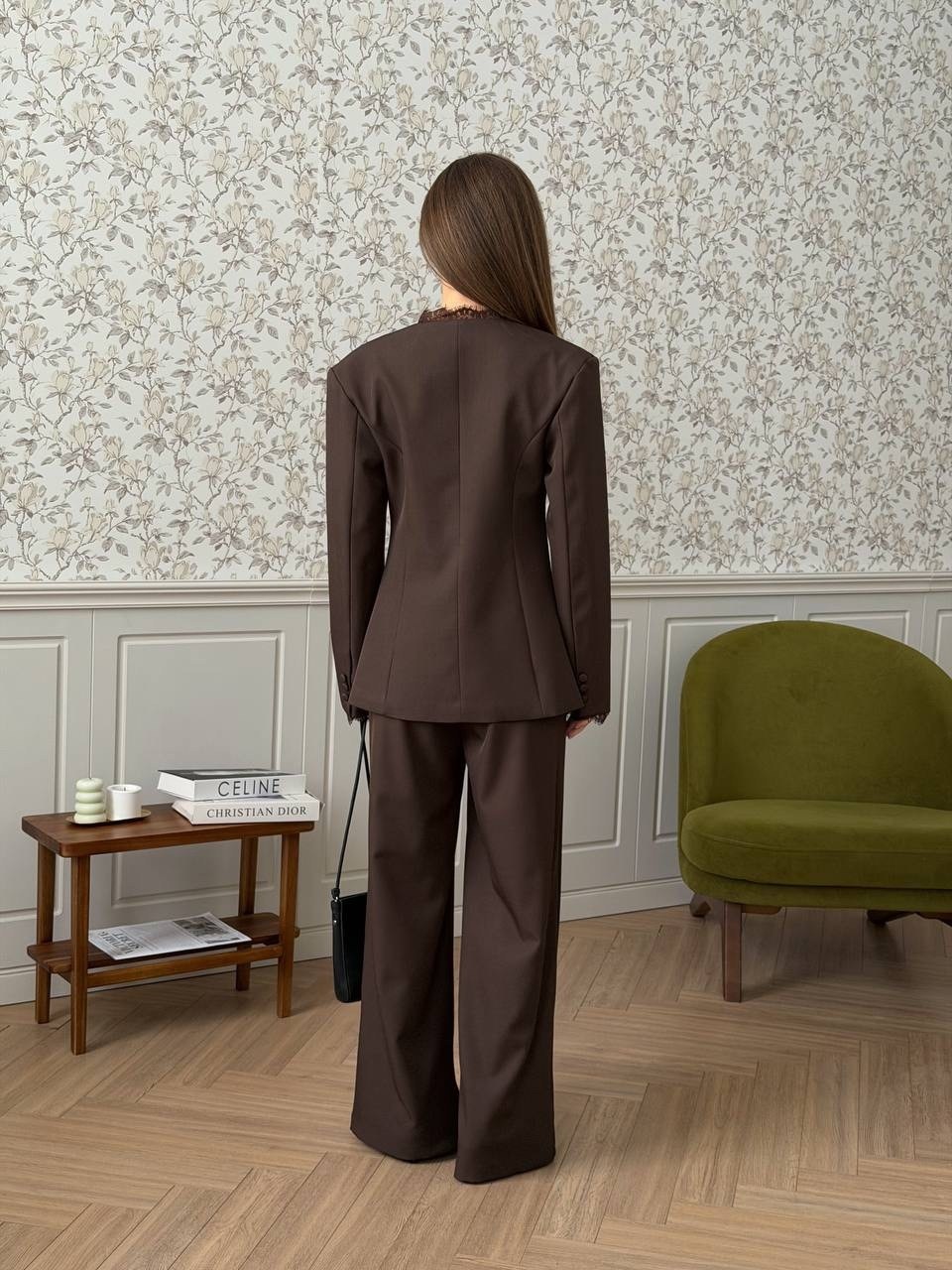 брючный костюм,брючный костюм amuar 1032 коричневый,женский брючный костюм,костюм коричневый,женский костюм
