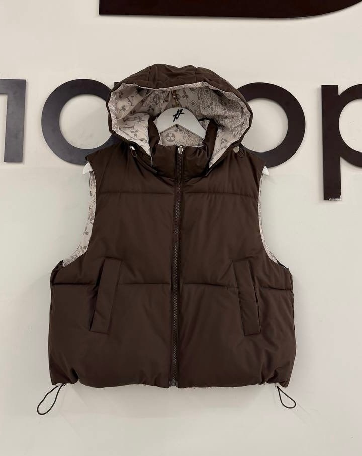 жилетка женская,женские жилеты,жилет,теплый жилет,жилет с капюшоном