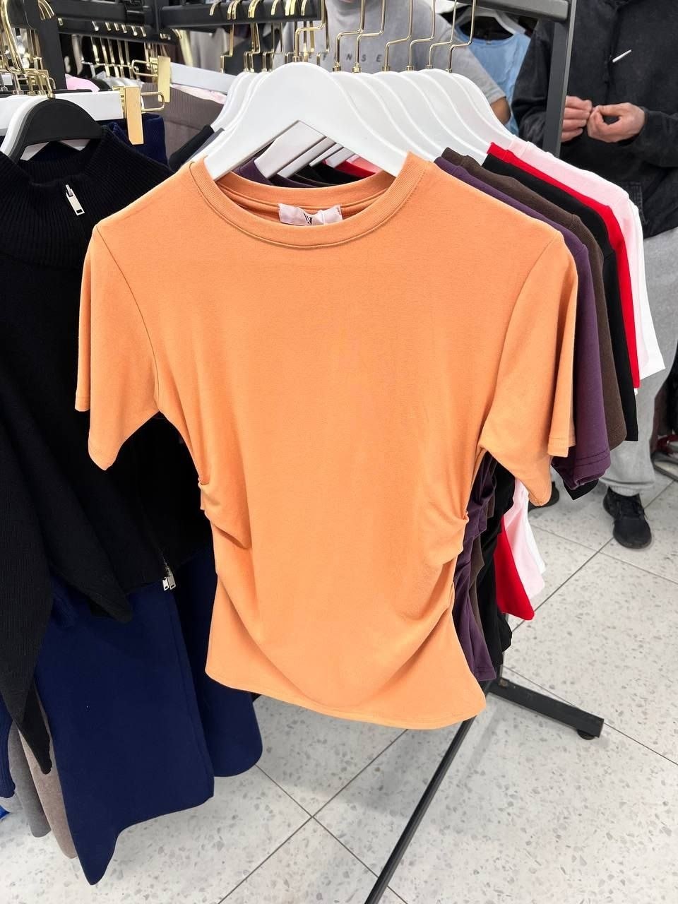 футболка женская,базовая футболка женская,футболки для женщин,футболки модные,футболки с коротким рукавом