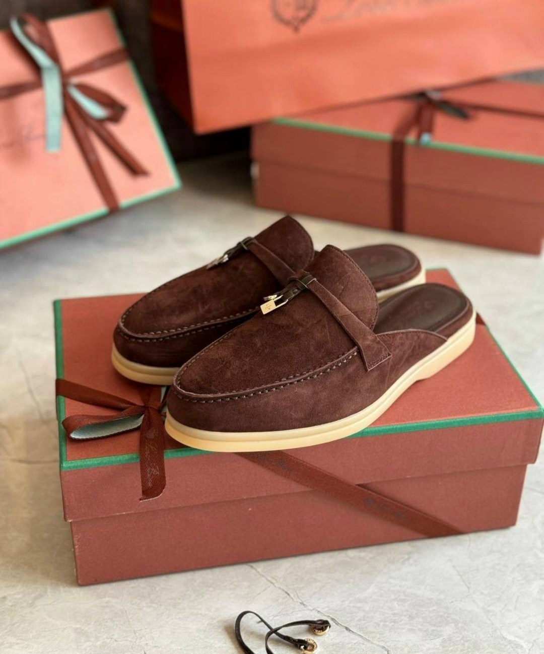 мюли loro piana,,замшевые мюли,лоферы loro piana,лоферы женские loro piana