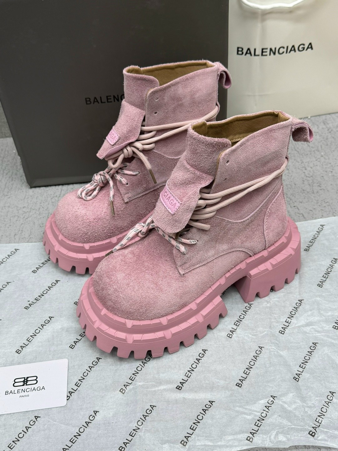 ботинки осенние balenciaga,ботинки тракторные balenciaga pink 36-40,,ботинки balenciaga арт вх101,ботинки balenciaga