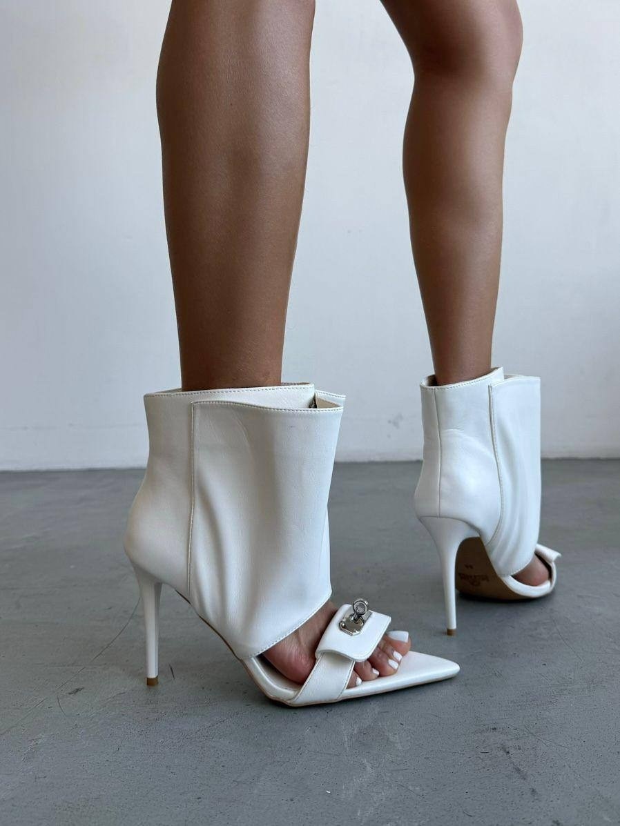 женская,модная ,модные ботинки,ботинки женские,каблуки сапоги