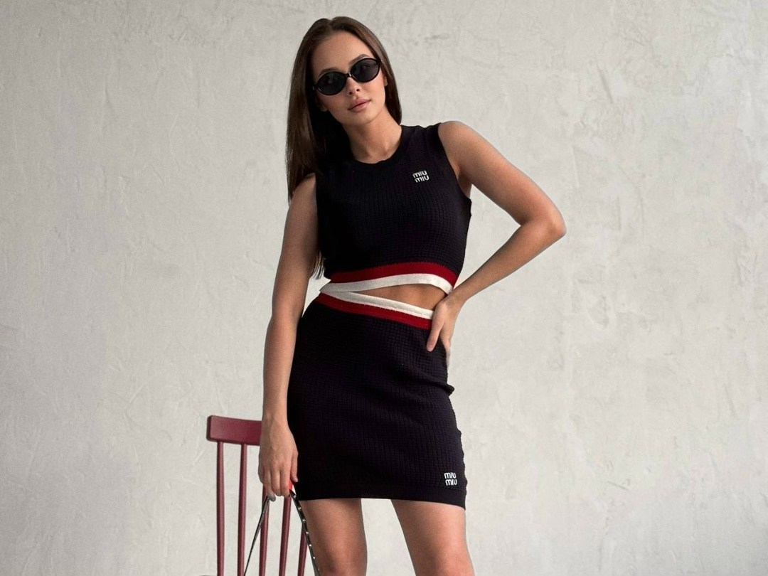 тонкий трикотаж,летние костюмы,трикотажные костюмы,стильные костюмы,костюм с юбкой и топом