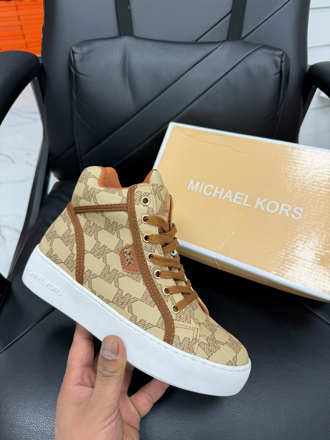 зимние кроссовки michael kors арт 4623,женские высокие кеды michael kors edie high top,кроссовки michael kors,кроссовки michael michael kors,кеды michael michael kors