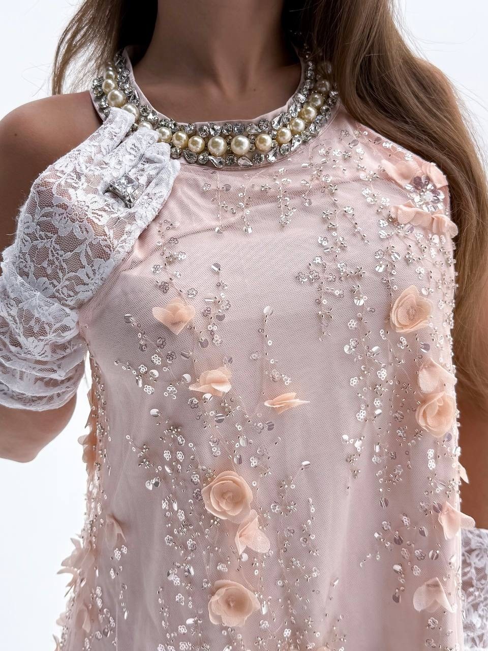 кружевное платье,платье с кружевами,платье на выпускной,платье,пудровое платье