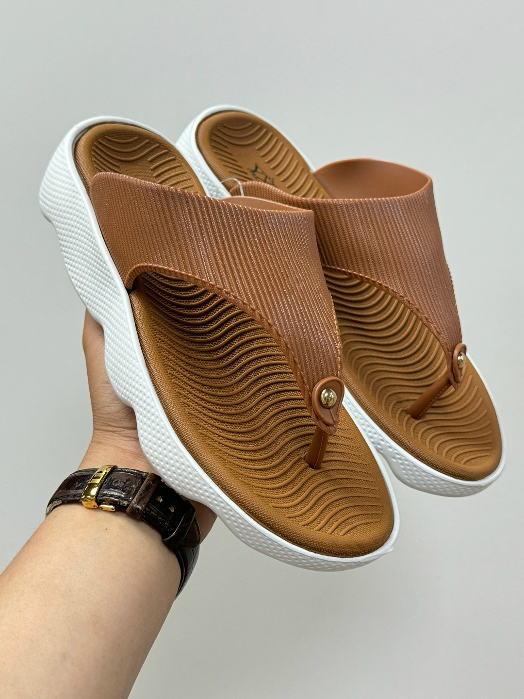 ,женские шлепанцы,шлепанцы crocs literide,шлепки crocs literide,flip flop sandals