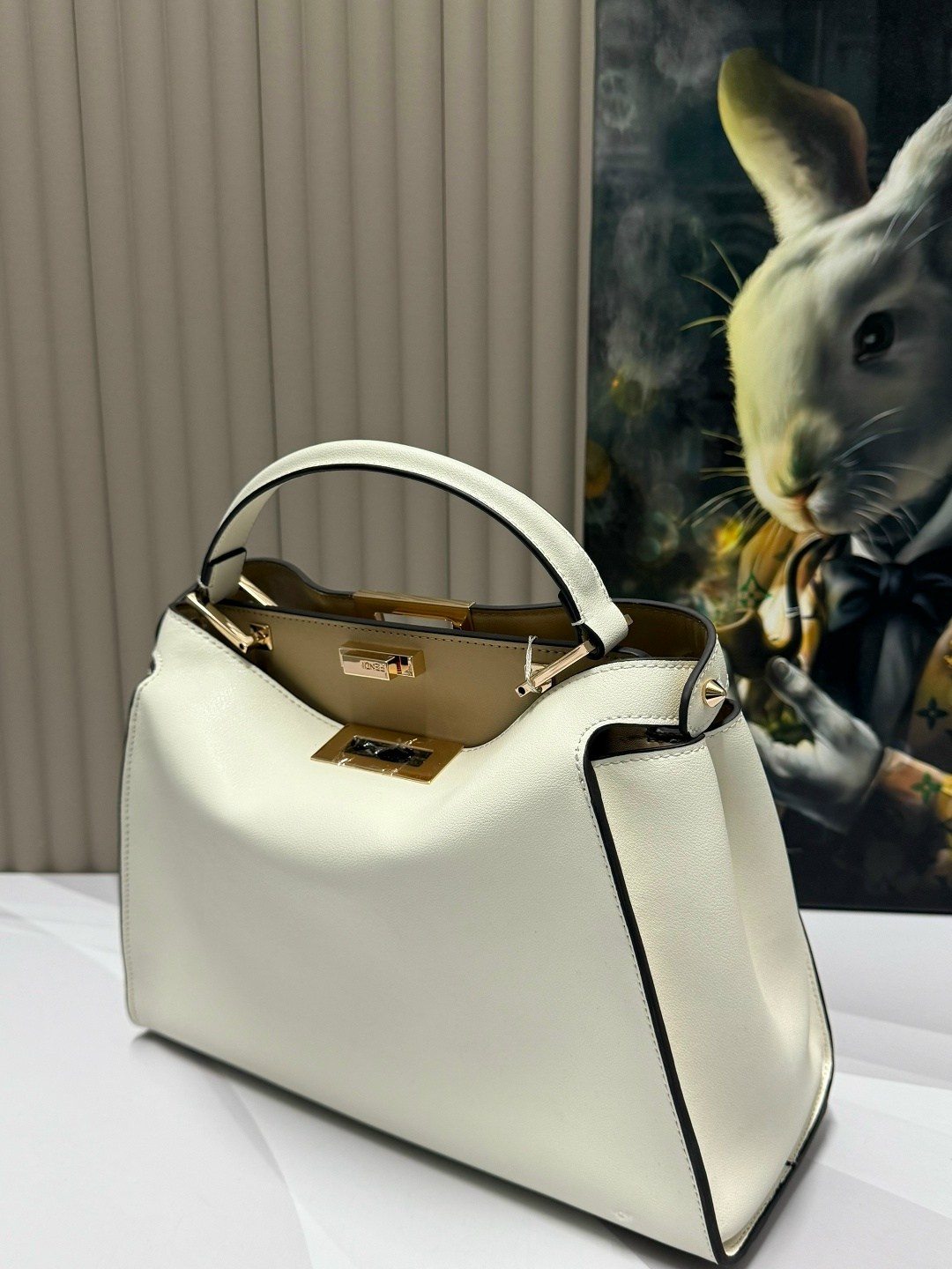 сумка fendi,сумка fendi peekaboo,сумка фенди,бежевая сумка fendi peekaboo,женская сумка fendi