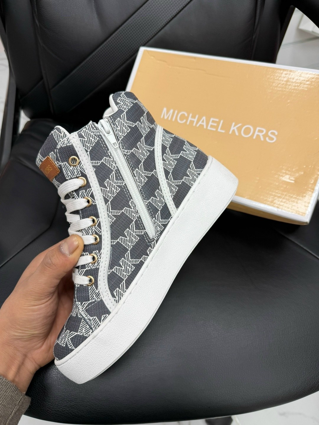зимние кроссовки michael kors арт 4623,женские высокие кеды michael kors edie high top,кроссовки michael kors,кроссовки michael michael kors,кеды michael michael kors