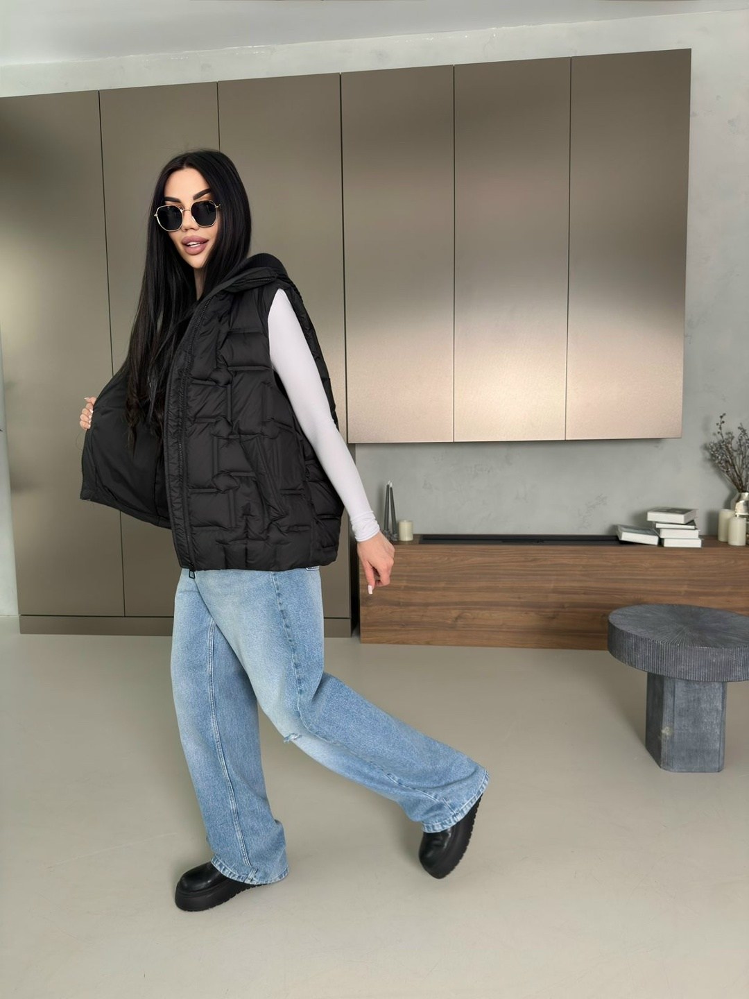 жилетка женская,жилет утепленная,жилетка с капюшоном,жилет женский,жилет с капюшоном