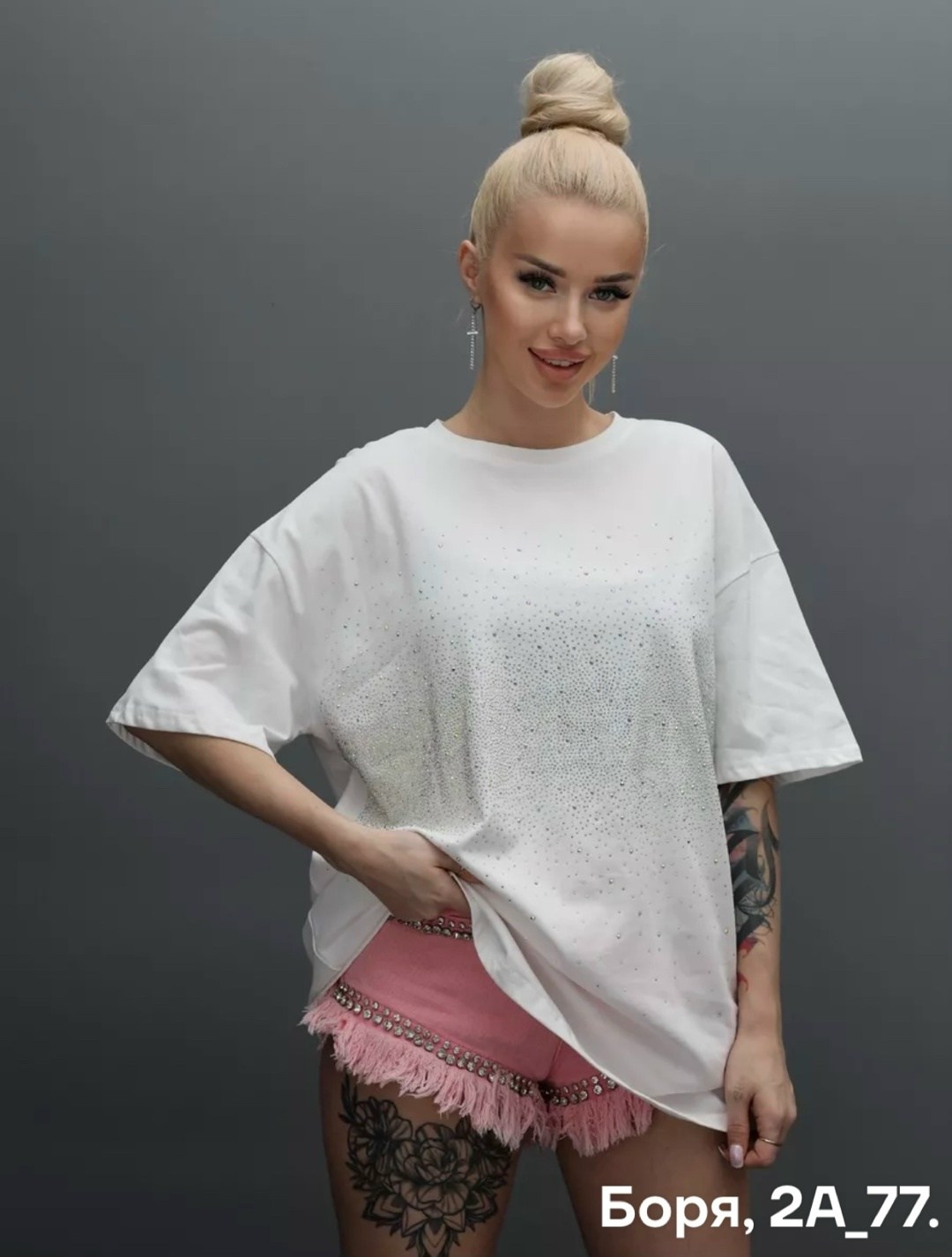футболки оверсайз женские,футболка оверсайз с,оверсайз футболка со стразами,базовая футболка со стразами оверсайз,базовая футболка со стразами оверсайз туника черная abidov style