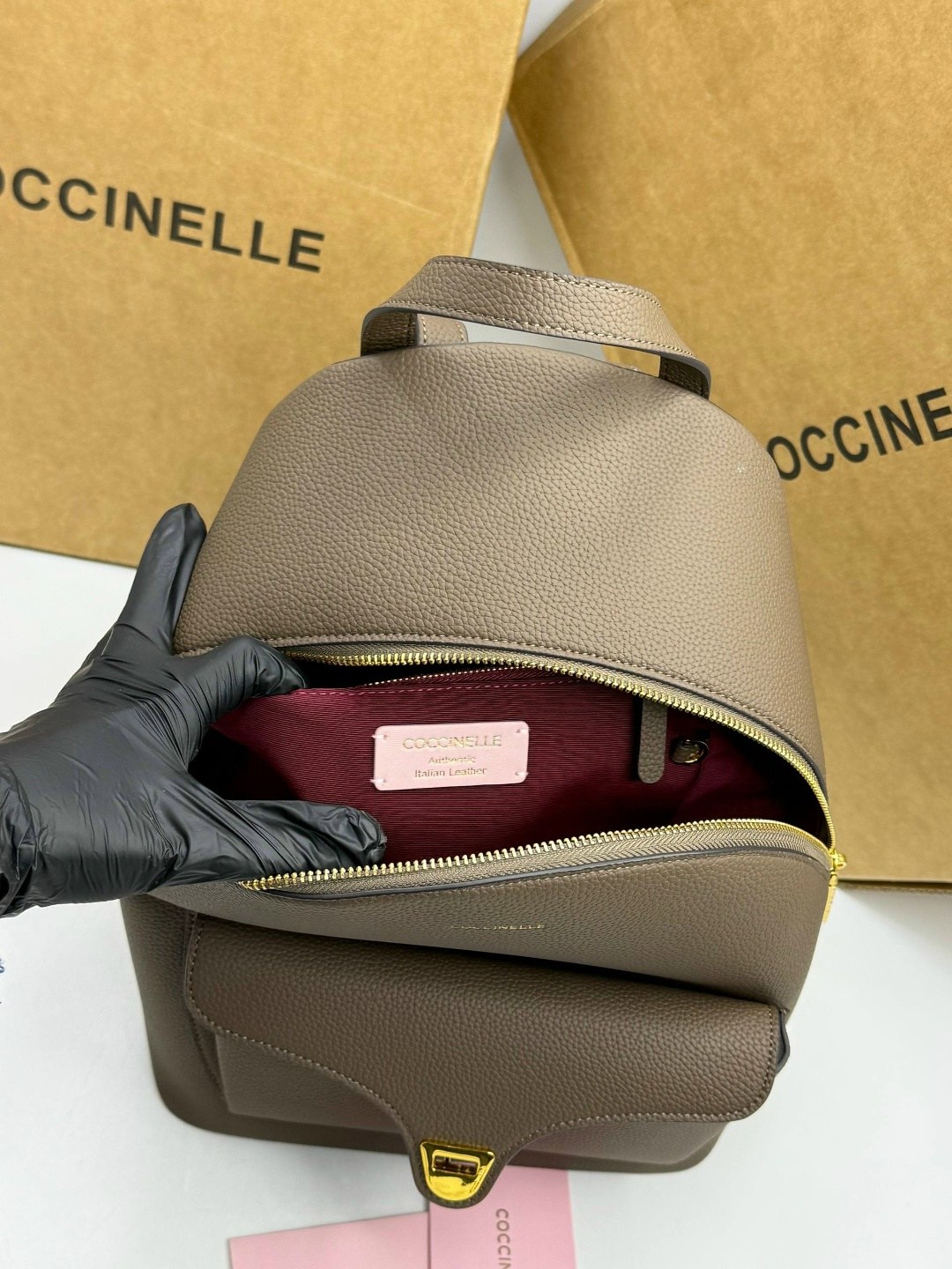 рюкзак coccinelle,женские рюкзаки,рюкзак,кожаные рюкзаки,бежевый рюкзак