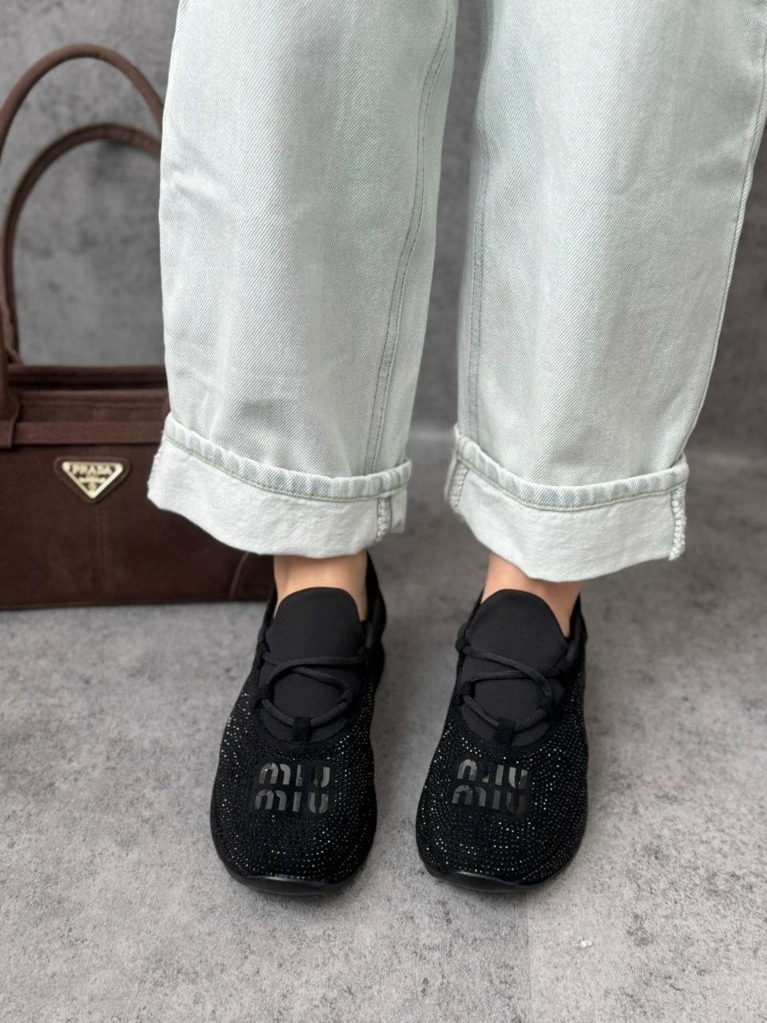 ,женские кроссовки,кроссовки модные,женская ,кроссовки со стразами