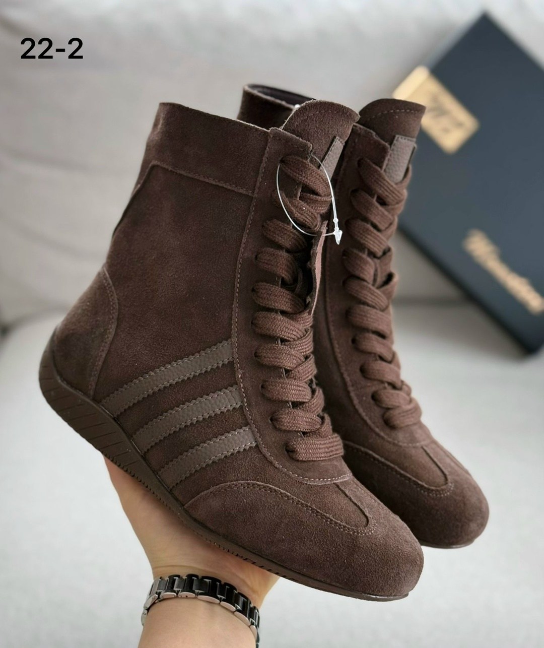 ,адидас сникерсы,замшевые кроссовки,зимние кроссовки adidas,женская