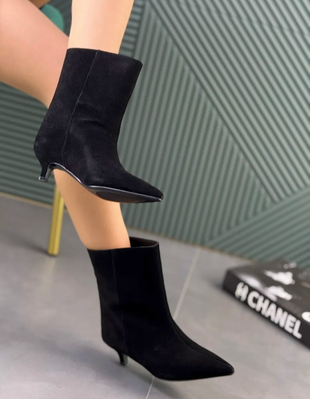 ботильоны,женские ботильоны с острым носком,женские ботильоны,ботильоны модные,замшевые женские ботильоны с острым носком на