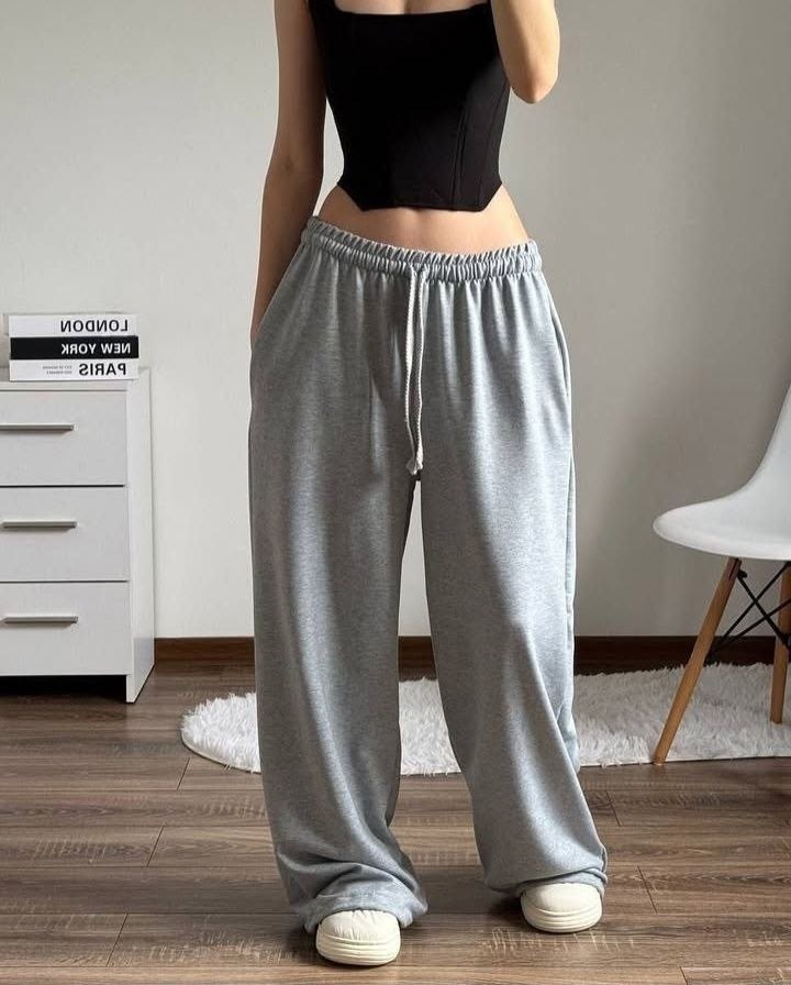 серые широкие спортивные штаны,брюки широкие,штаны спортивные широкие,штаны для женщин спортивные,спортивные брюки