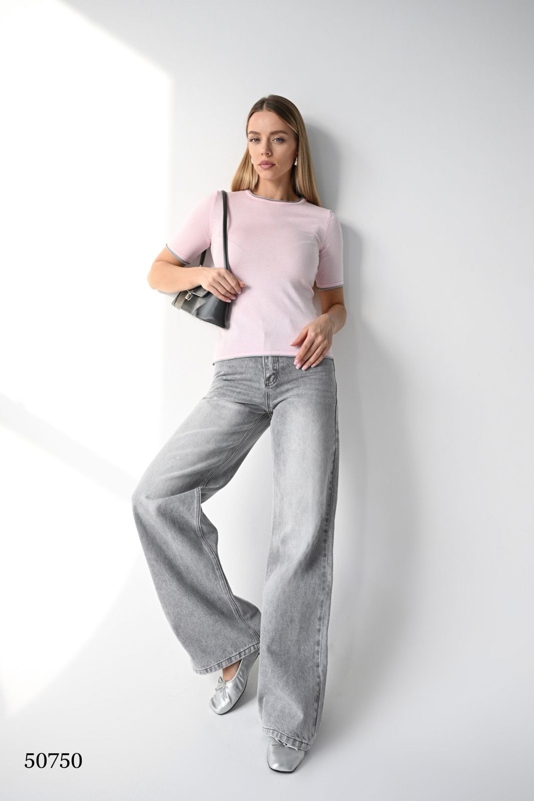 джинсы широкие,футболки женская,женские джинсы,джинсы женские широкие,футболке