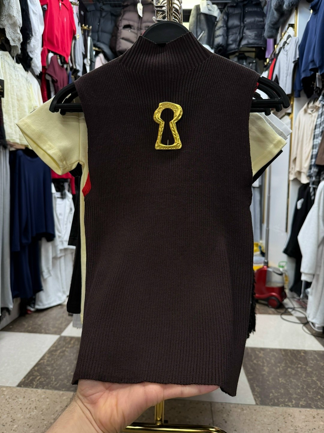 вязаные жилеты,трикотажный жилет,брендовые вещи,жилет женский,жилет