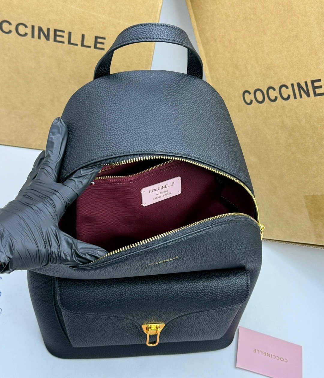 рюкзак coccinelle,черные женские рюкзаки coccinelle,женские рюкзаки,coccinelle кожаный рюкзак,рюкзак