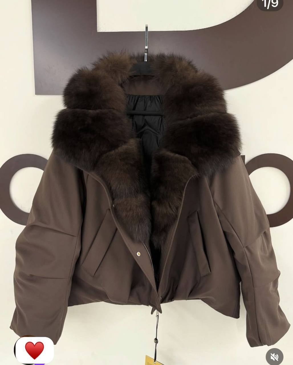 пуховик с натуральным мехом,пуховик женский с натуральным мехом,пуховик с меховым воротником,куртка с мехом,короткая куртка-пуховик из натурального лисьего меха