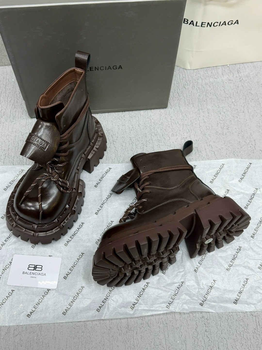 ботинки balenciaga,ботинки женские balenciaga,ботинки осенние balenciaga,ботинки осенние balenciaga premium shoes,ботинки balenciaga strike boots