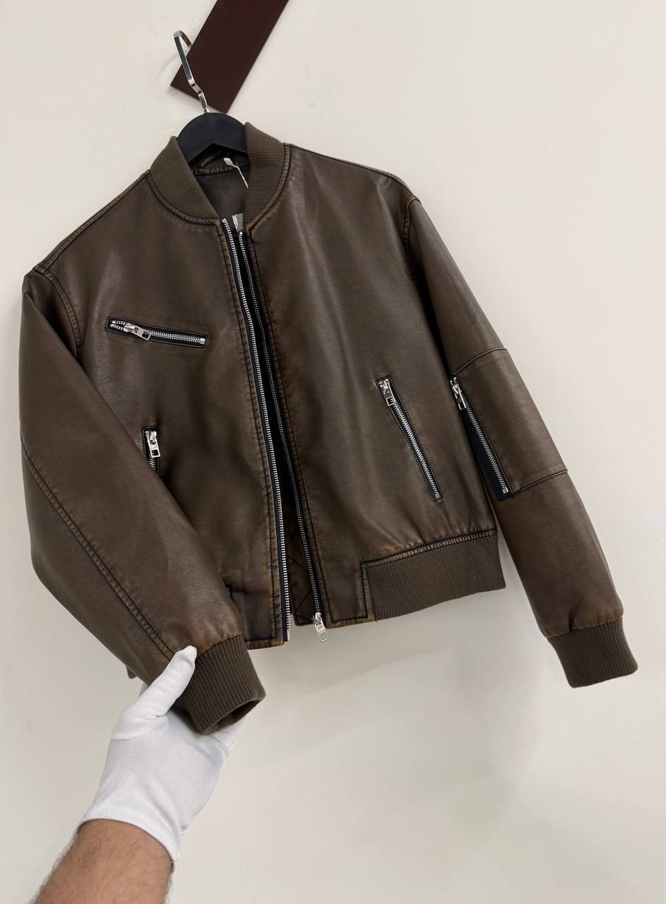 кожаная куртка,куртка бомбер,куртка кожаная бомбер,кожаный бомбер,короткая куртка из искусственной кожи