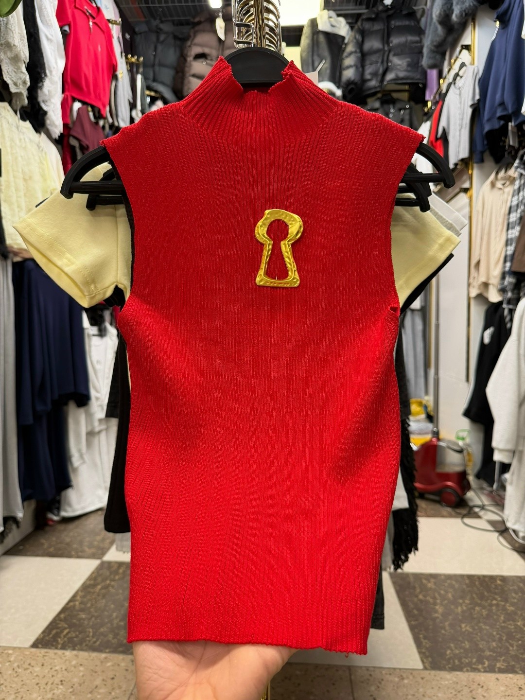 вязаные жилеты,трикотажный жилет,брендовые вещи,жилет женский,жилет